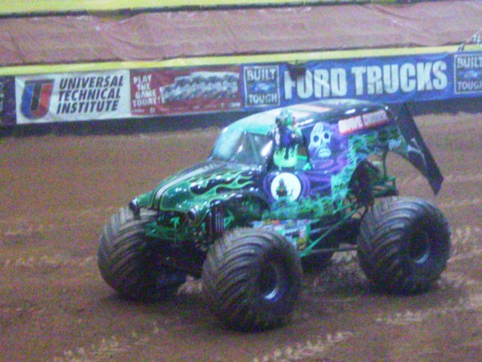 2008 MonsterTruckShow-078.jpg